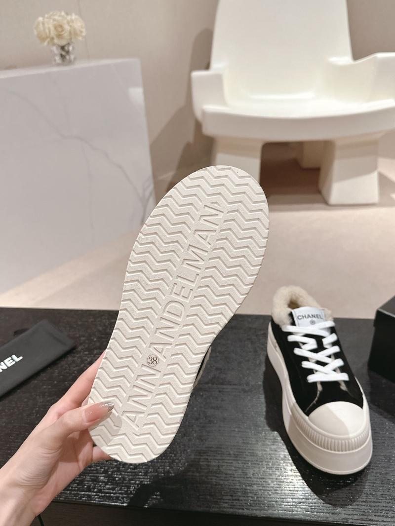 Ch**el sport shoes